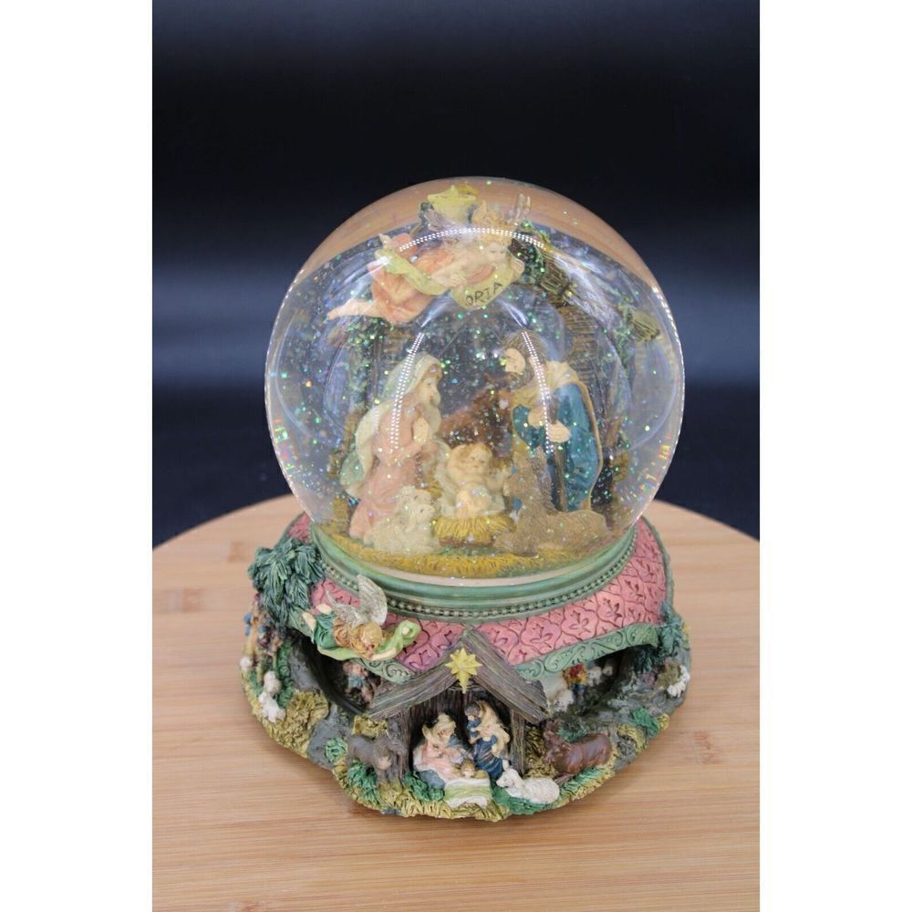 Grandeur Noel Illuminated Musical Water Globe With Revolving Base Collectors Ed